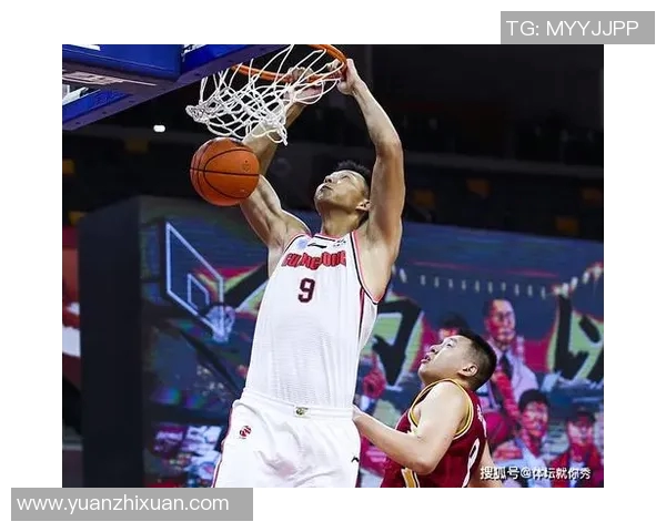 重庆足球队以67分领跑挑战赛积分榜展现强劲实力与团队合作精神